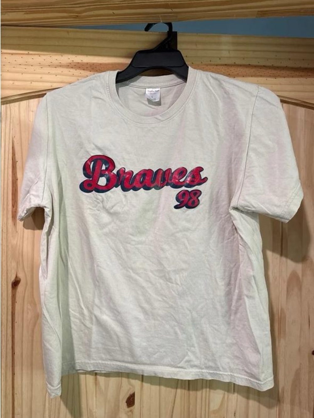 Braves 98 Short-Sleeve Graphic Tee - White with Red Accent